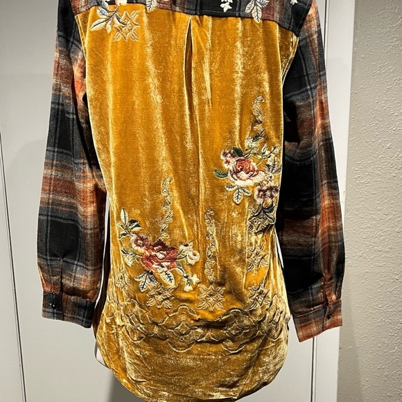 plaid embroidered blouse top by paparazzi - Picture 4 of 12